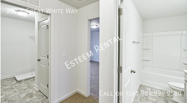 Building Photo - 259 N Great White Way