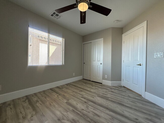 Building Photo - 4 Bedroom Home + Downstairs Office | Move-In Ready