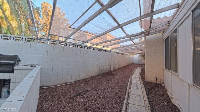 Building Photo - 4844 Jadero Dr
