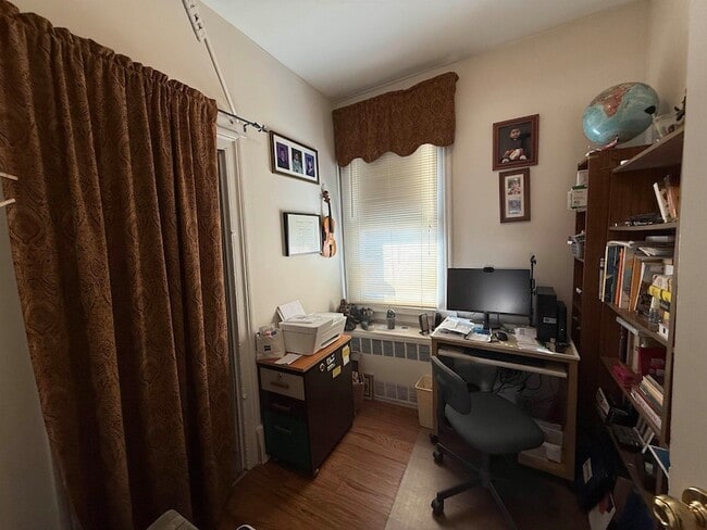 Building Photo - 609 38th St