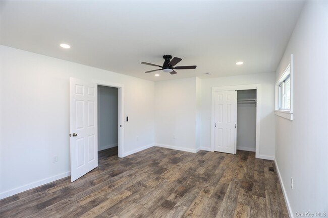 Building Photo - 111 Zandhoek Rd