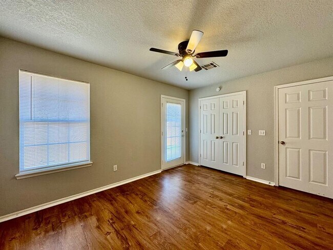 Building Photo - 633 NW 121st St