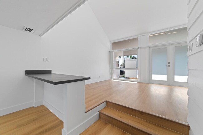 Building Photo - 1951 NE 51st St