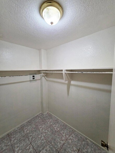 Building Photo - 4056 Van Dyke Ave