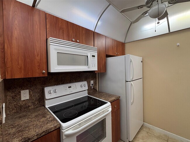 Building Photo - 1401 SW 135th Terrace