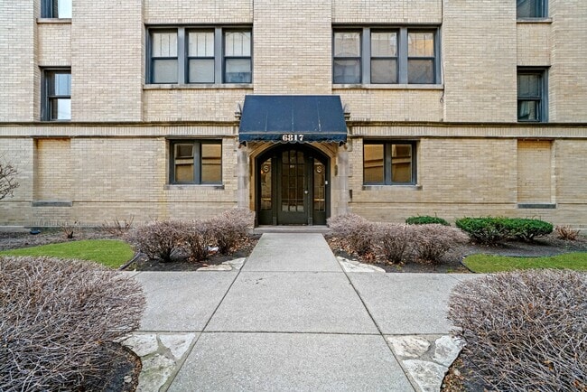 Building Photo - 1941 Grove Ave