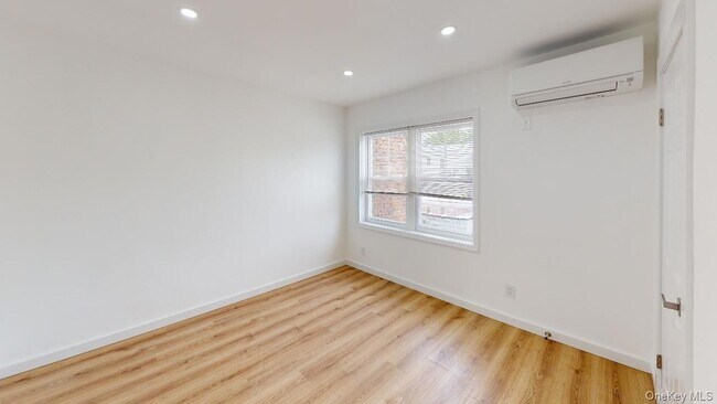Building Photo - 85-13 68th Ave