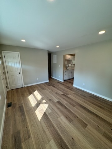 Building Photo - 353 Meadow Dr