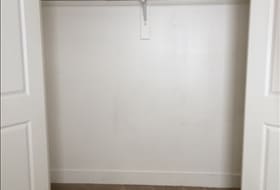 Building Photo - Spacious Townhome on Quiet Street