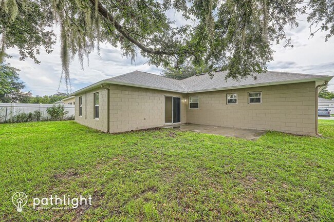 Building Photo - 104 Aurora Ln
