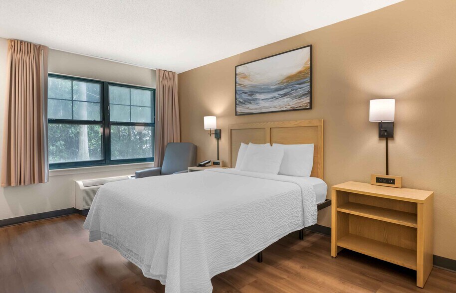 Building Photo - Furnished Studio-Jacksonville - Riverwalk - Convention Center