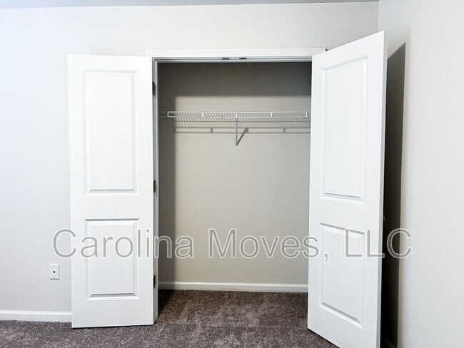 Building Photo - 15 Apollo View Ln