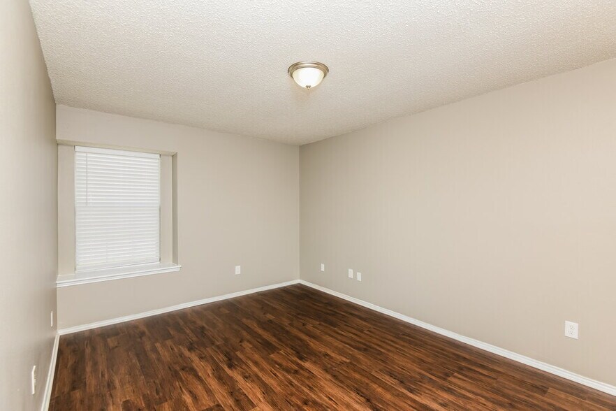 Building Photo - 610 Lemon Dr