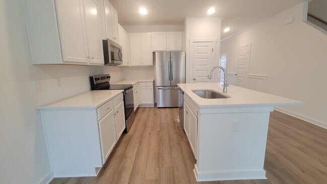 Building Photo - Section 8 Welcome!! "Chic Comfort Awaits: 3-Bedroom Haven with Granite Elegance in Huntsville"