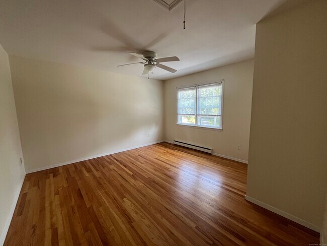 Building Photo - 1 Silvermine Manor