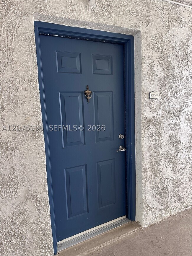Building Photo - 8615 SW 68th Ct