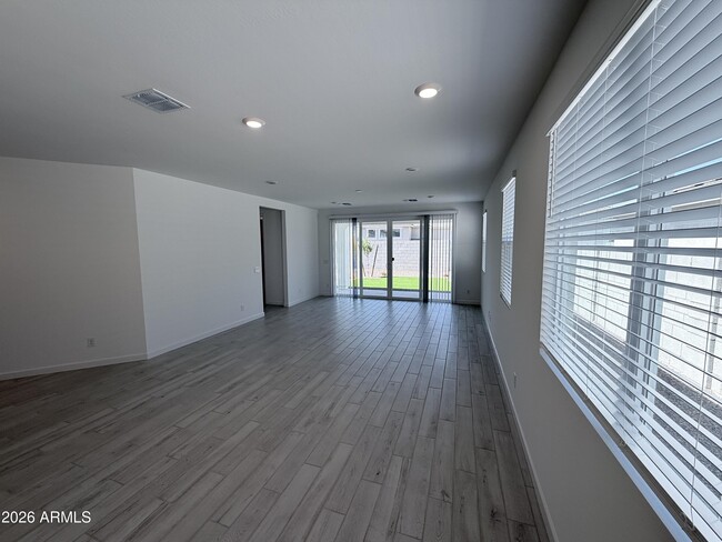 Building Photo - 6991 W Pinnacle Vista Dr