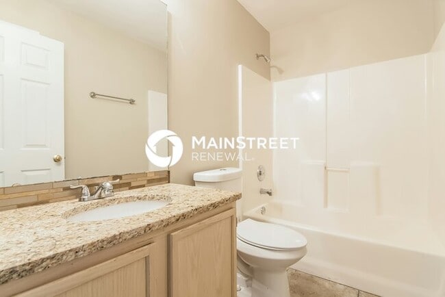 Building Photo - 3 Bedroom Pet-Friendly Home in St. Louis, MO with Main Street Renewal