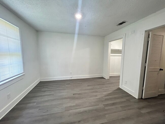 Building Photo - 4500 W 28th Ave