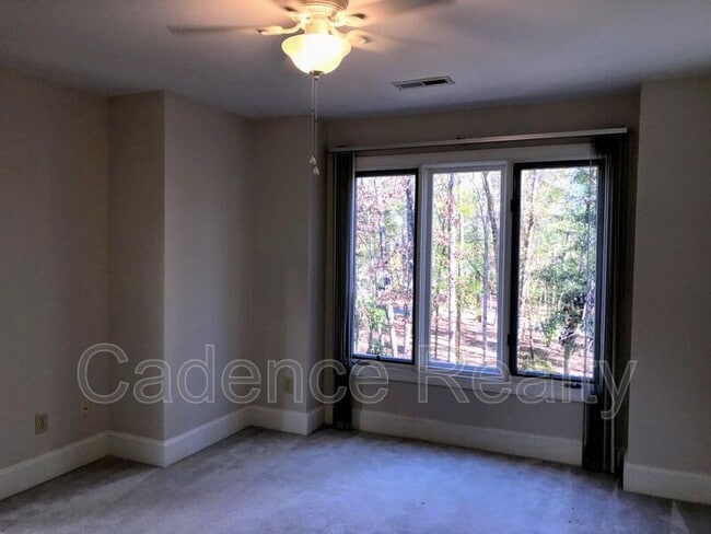 Building Photo - 1016 Creekside Ln