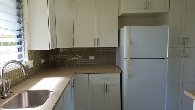 Building Photo - 2BD / 1BA / Carport- Single-Family Home – ...