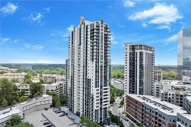 Building Photo - 3481 Lakeside Dr NE