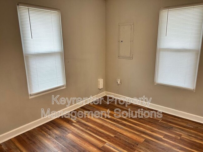 Building Photo - 2312 Poplar St