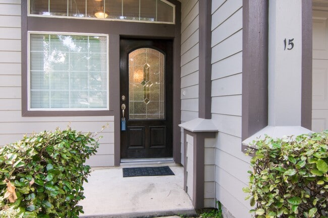 Building Photo - 15 Aquiline Oaks Pl