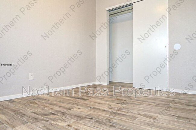 Building Photo - 5198 Viceroy Dr