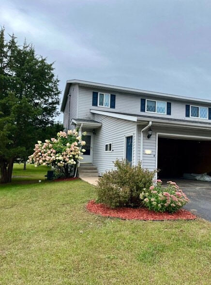 Townhouse on Cal-de-sac - 813 Stein Ct