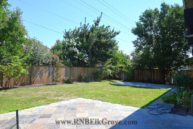 Building Photo - 5 Bedroom Home in Elk Grove! - Resident Benefit Package Property