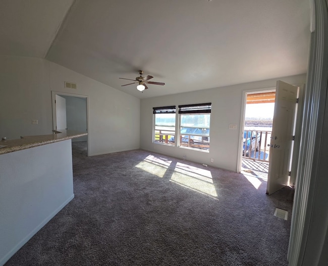 Building Photo - 560 Canal St