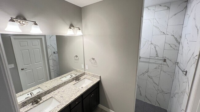 Building Photo - AWESOME 3 Bedroom, 2 Bathroom Home in Beautiful Palm Bay!!