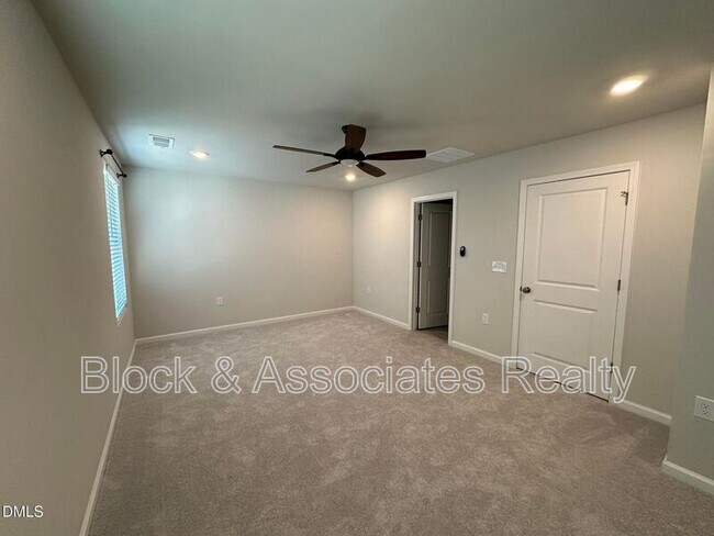 Building Photo - 608 Gimari Dr