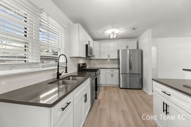 Building Photo - 3906 Booth St