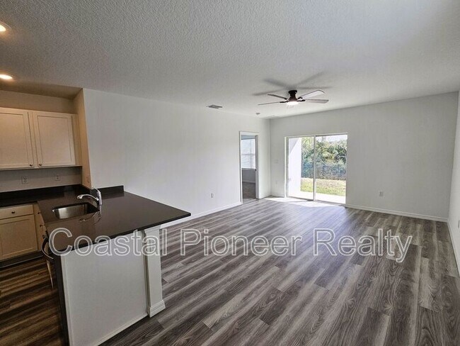 Building Photo - 32476 Weathered Oak Dr