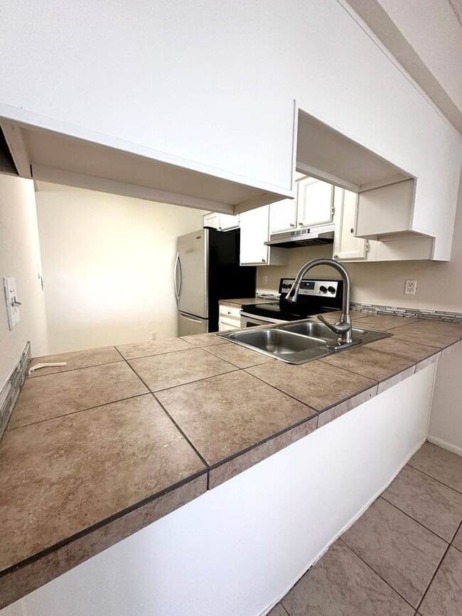 Building Photo - $500 Move In Special!2-bedroom, 1-bath apartment in Mesa, AZ