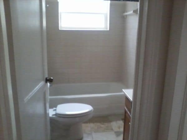 Building Photo - 2530 E 7th St