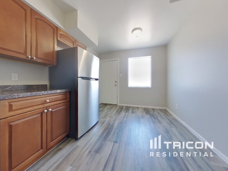 Building Photo - 6006 W Medlock Dr