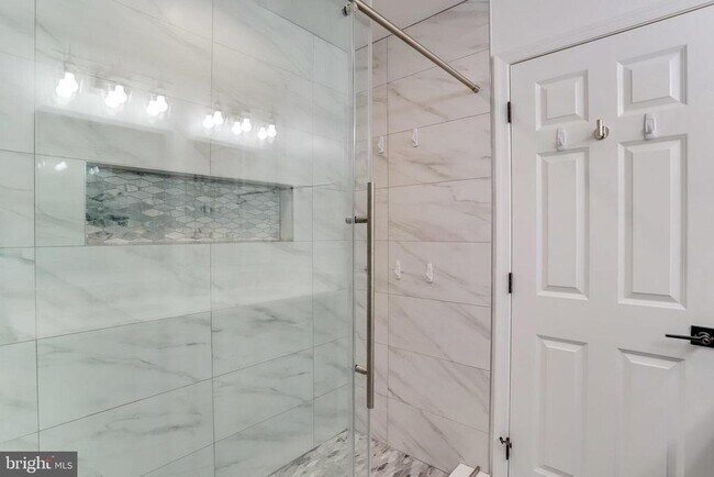 Building Photo - 5101 Redwing Dr