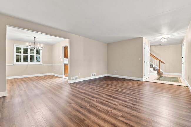 Building Photo - $2,645.95, 4-bed, 2.5-bath located in Centennial with a fenced backyard.