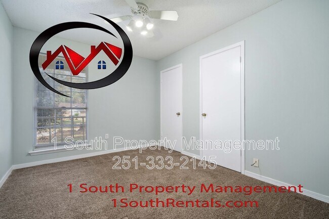 Building Photo - 1725 Wagon Wheel Dr