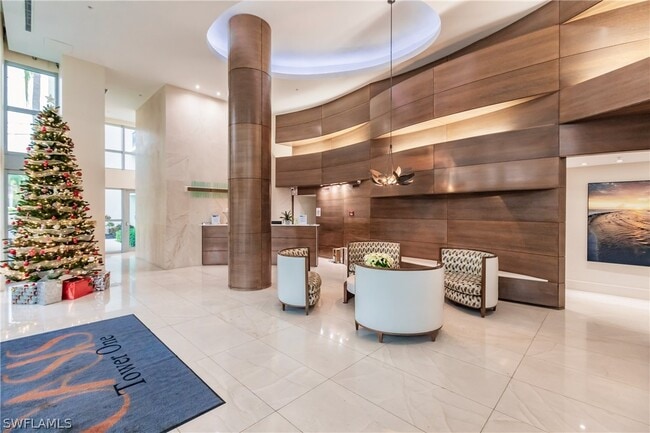 Building Photo - 3000 Oasis Grand Blvd