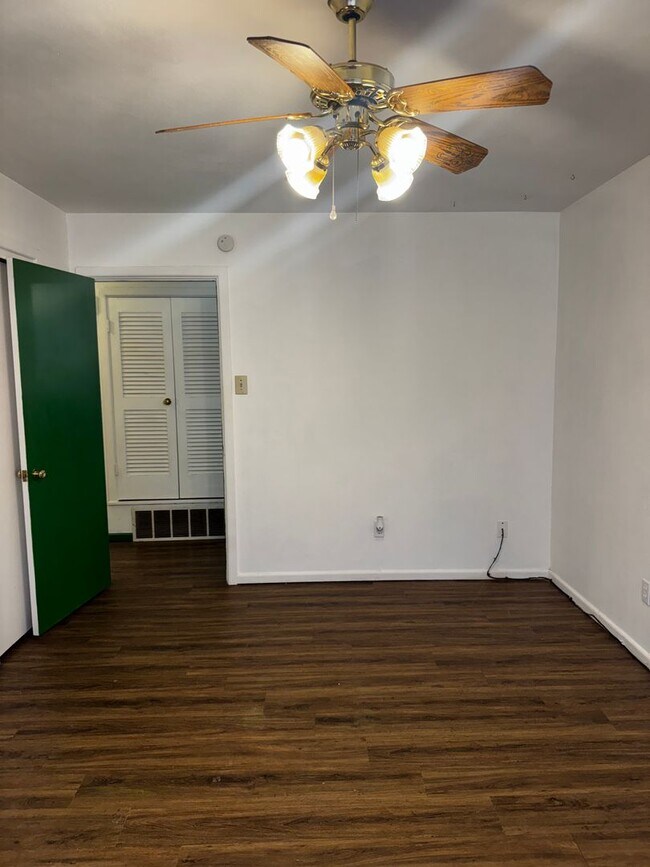 Building Photo - 2014 54th St