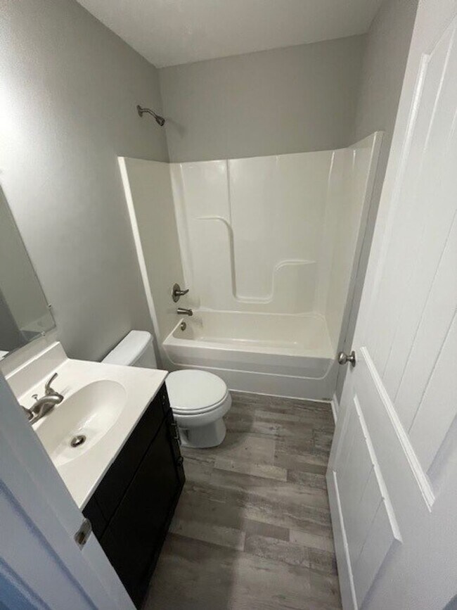 Building Photo - 1245 Bluebird Rd