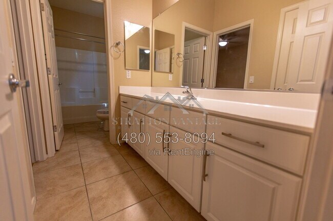 Building Photo - 18295 W Saguaro Ln