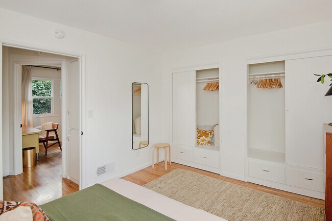 Building Photo - 1330 NE Church St