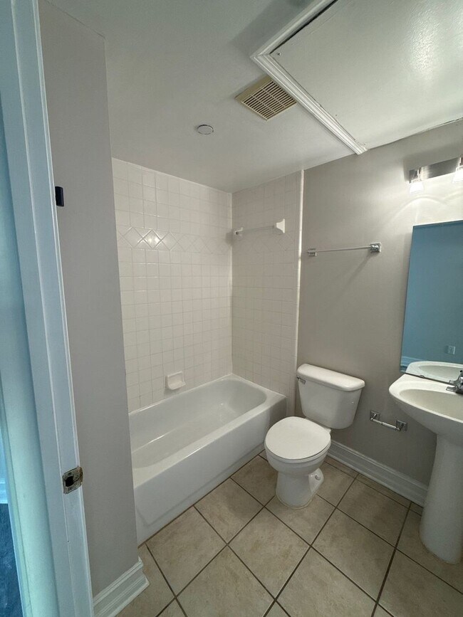 Building Photo - 820 St Michael St