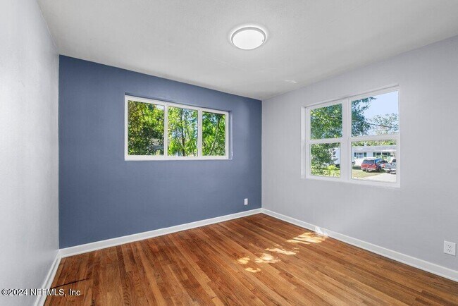 Building Photo - 4007 Aldington Dr