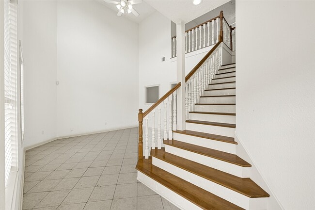 Building Photo - 10535 Emnora Ln